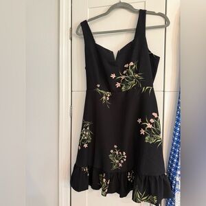The Commons Black Floral Ruffle Hem Dress | Medium Petite